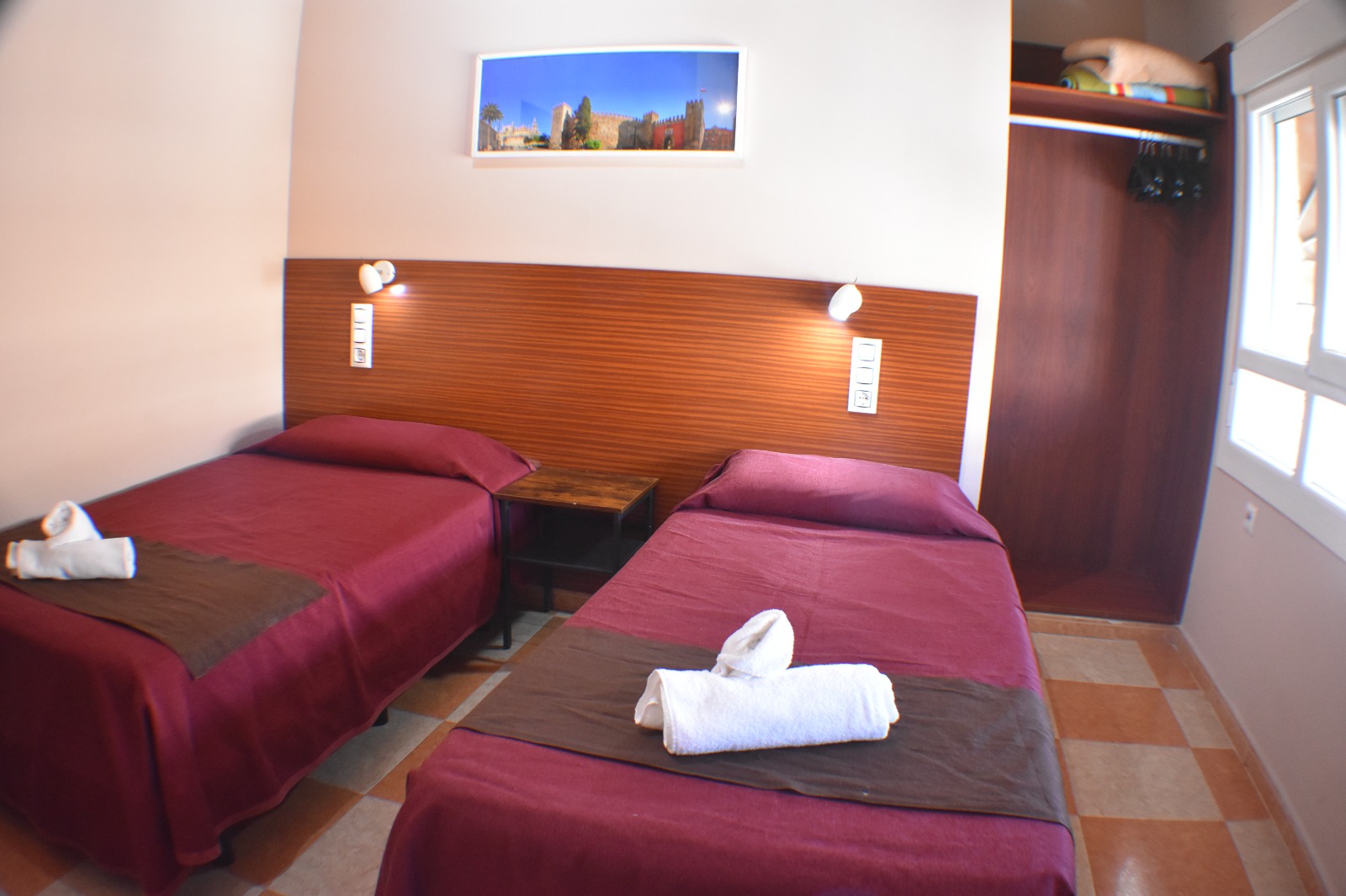 ¿Por qué elegir una habitación doble en Hostal Alamare en Sevilla?