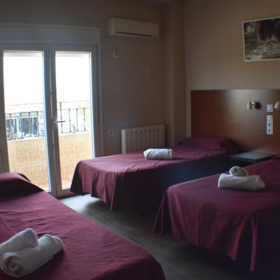 Habitaciones Triples Hostal Sevilla